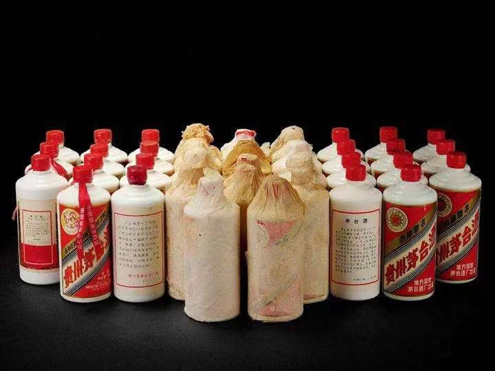 徽县日照岚山回收酒价格哪里回收(附近上门回收茅台酒）?